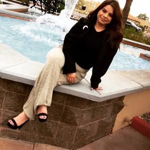 Meet your Posher, Marisa